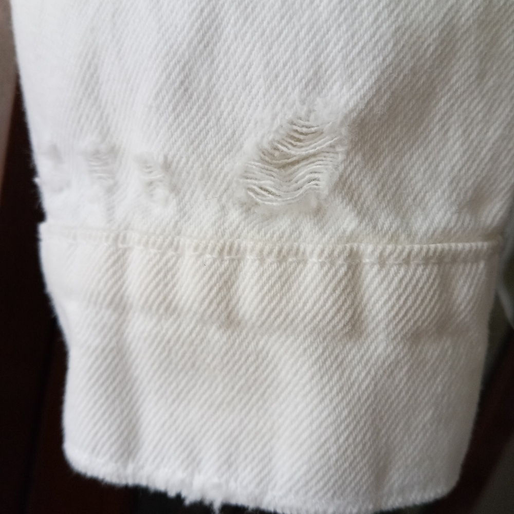 Lucky Brand white jean jacket with Designer embellishments LV size SP B9 - Picture 8 of 13